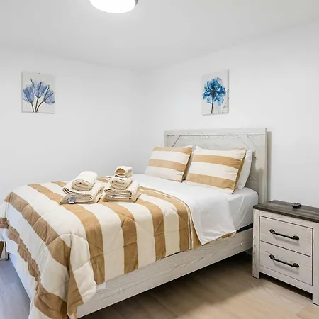 Modern East 2 Bed 2 Bath *