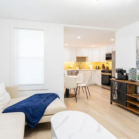 Modern East 2 Bed 2 Bath Apartment Boston