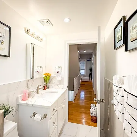 Apartment 40-newly Renovated, Stylish And Beautiful With 4br