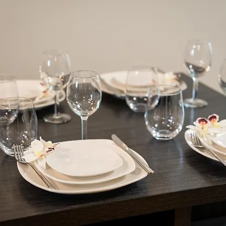 Apartment 40-newly Renovated, Stylish And Beautiful With 4br