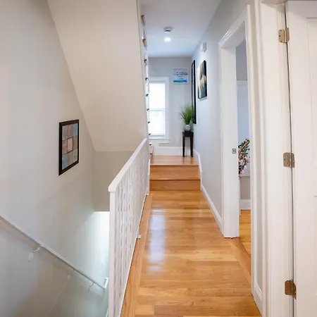 Apartment 40-newly Renovated, Stylish And Beautiful With 4br