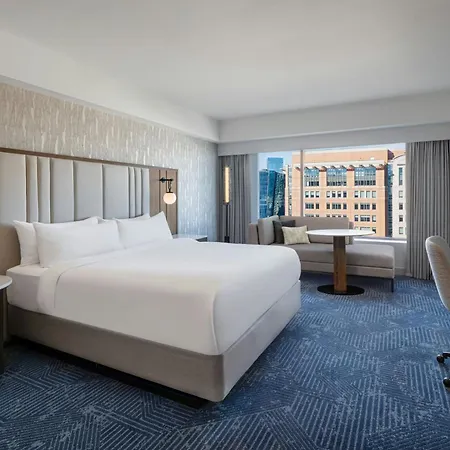 Renaissance Seaport District Hotel 4*