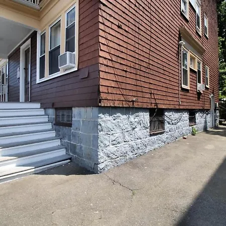 Comfortable And 3 Bed Boston