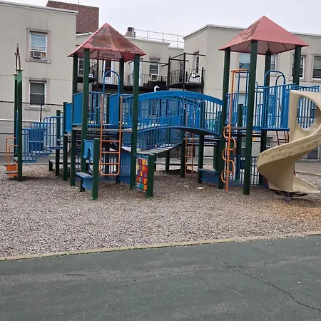 Comfortable And 3 Bed *