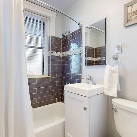 Apartment Renovated, Spacious Studio, Near Bc, Bu, Porch