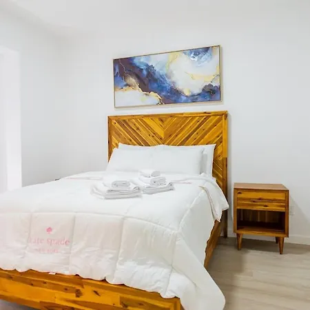 Luxury 2 Bed 2 Bath East Boston