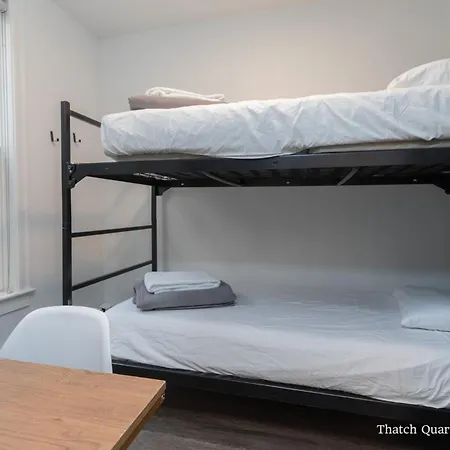 Quarters On Dot By Thatch Apartment *