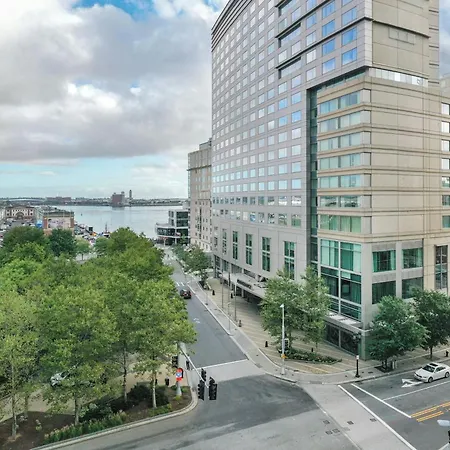 Hotel Renaissance Seaport District