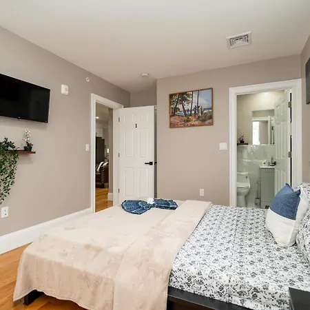 558-1 - Spacious & Modern 3br Near Franklin Park