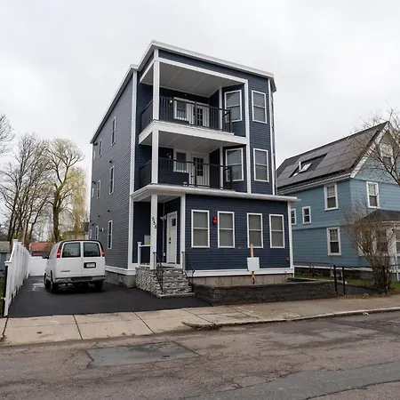 558-1 - Spacious & Modern 3br Near Franklin Park Apartment *