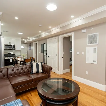 558-1 - Spacious & Modern 3br Near Franklin Park Apartment Boston