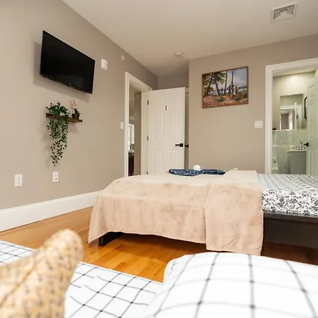 Apartment 558-1 - Spacious & Modern 3br Near Franklin Park *