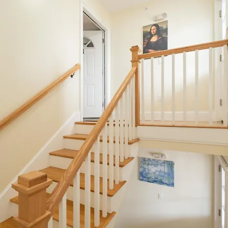 558-1 - Spacious & Modern 3br Near Franklin Park