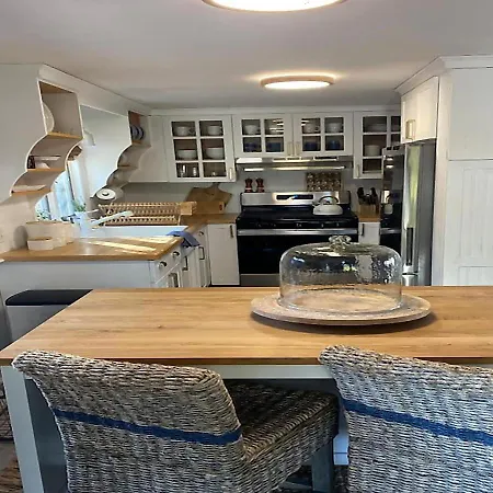 Love Home Love Warm Cottage * Boston