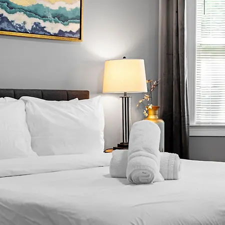 Spacious Near Ashmont * Boston