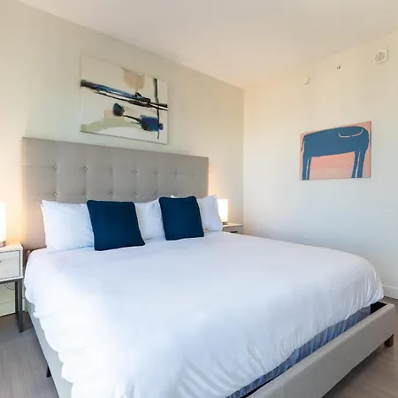 Luxury Back Bay - 30-1210 *