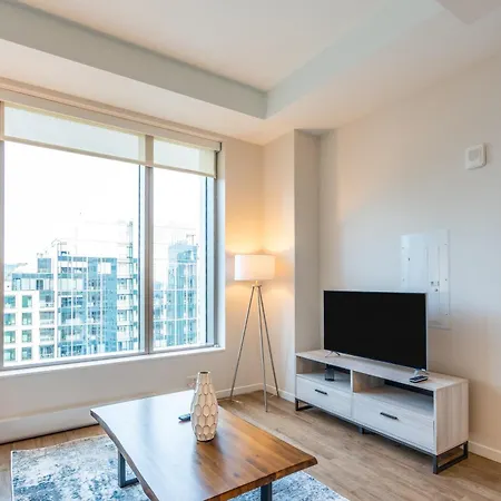 High End Seaport Apartment