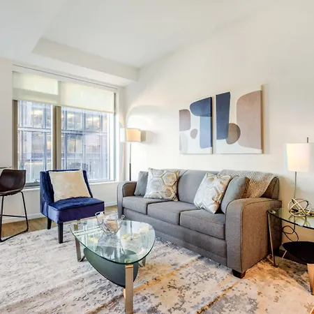 Spacious Full Kitchen In Seaport
