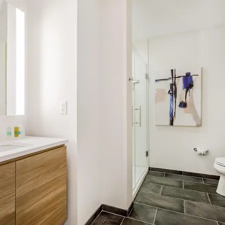 Apartment Spacious Full Kitchen In Seaport