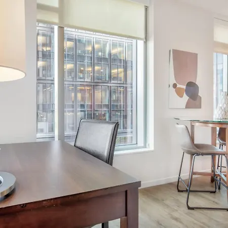 Apartment Spacious Full Kitchen In Seaport *