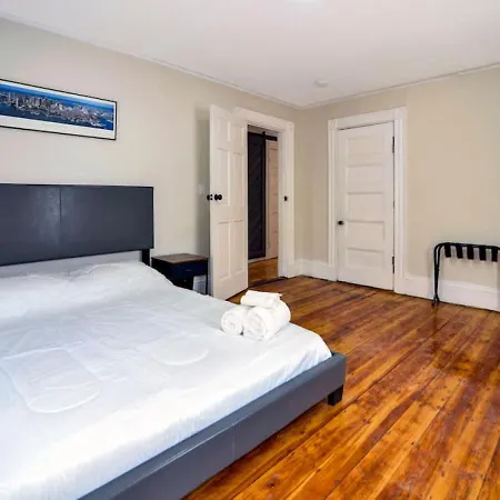 Historical Urban Oasis - 6 Bedroom 3 Bath *