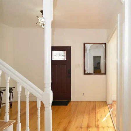 Historical Urban Oasis - 6 Bedroom 3 Bath