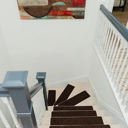 76-2 New 5br Townhouse Near Ashmont Station Apartment *