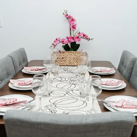 Apartment 76 Carruth - 4br Cozy And Lovely *