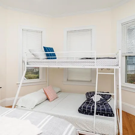 Apartment 76 Carruth - 4br Cozy And Lovely