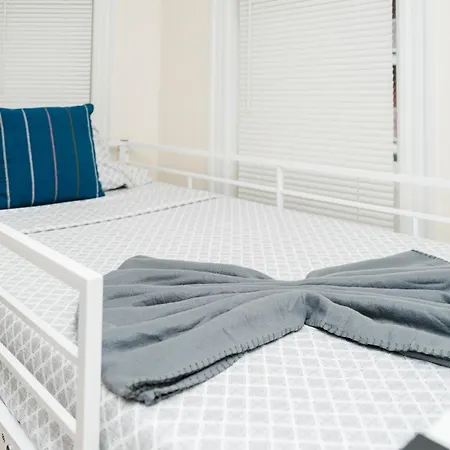 76 Carruth - 4br Cozy And Lovely Apartment
