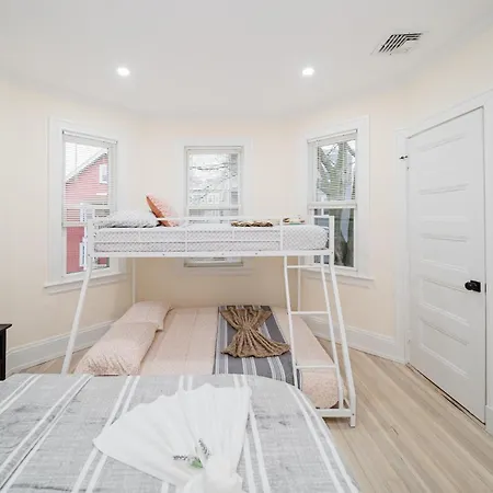 Apartment 76 Carruth - 4br Cozy And Lovely Boston