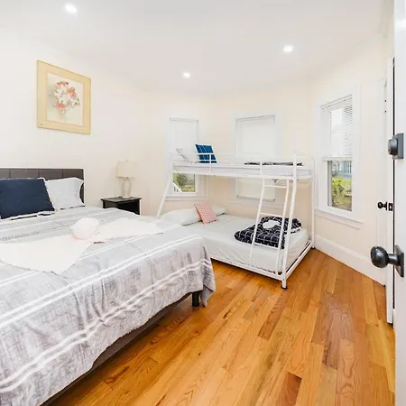 76 Carruth - 4br Cozy And Lovely Apartment