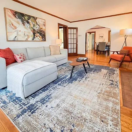 Spacious 3 Bed, In Unit Laundry, Free Prkng *