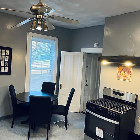 Apartment Quiet Two Bedroom In Convenient Location
