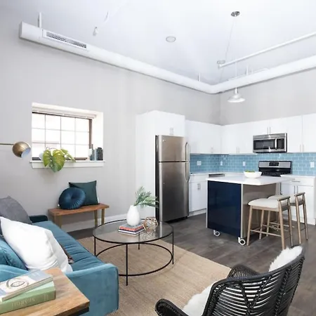 200mbps Speeds Laundry Long Apartment