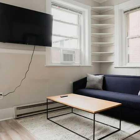 Centrally Located 1bed Newbury Street