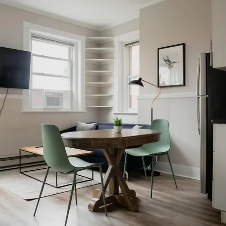 Centrally Located 1bed Newbury Street Apartment
