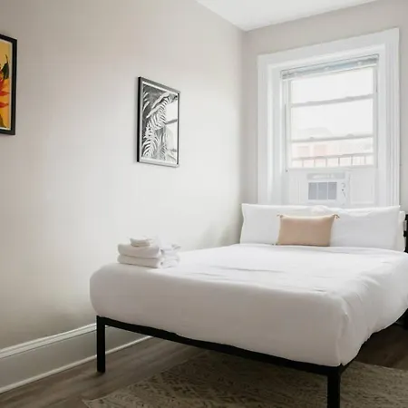 Apartment Centrally Located 1bed Newbury Street Boston