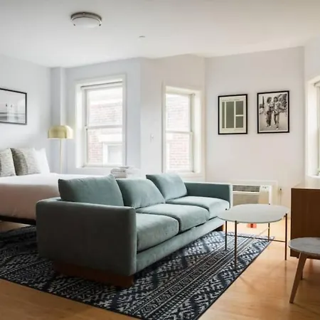 Apartment Chic Ideal For Nurses Boston
