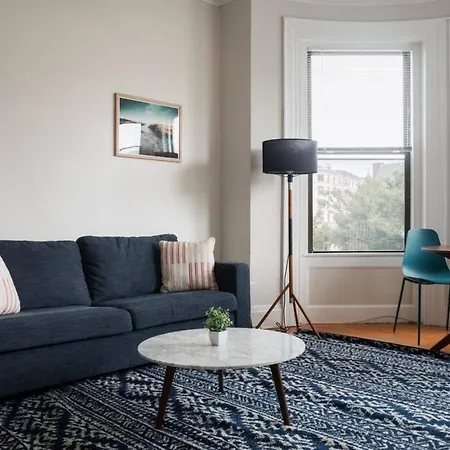 Spacious Fenway 1br *