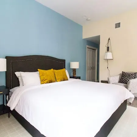 Downtown Luxury 1br Pets Welcome Washer And Dryer In Building Apartment