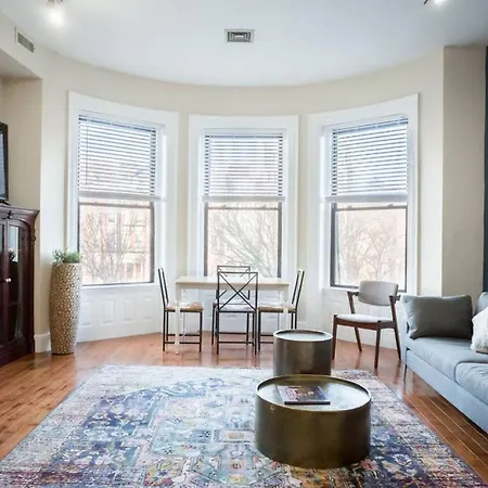Apartment Classic Furnished 1br In Fenway In Brownstone Bldg