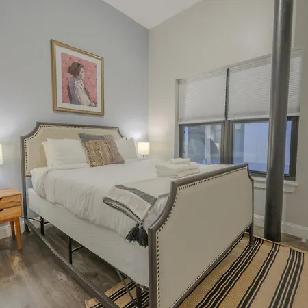 Downtown Luxury Students Welcome Washer And Dryer Boston