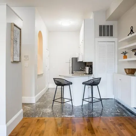 Classic Furnished 1br In Fenway In Brownstone Bldg Boston