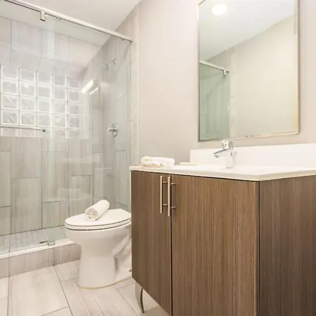 Designer Lux 4 Bed Loft Steps To The State House