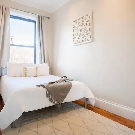 Classic Furnished 1br In Fenway In Brownstone Bldg Apartment