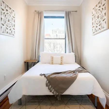Classic Furnished 1br In Fenway In Brownstone Bldg Apartment Boston