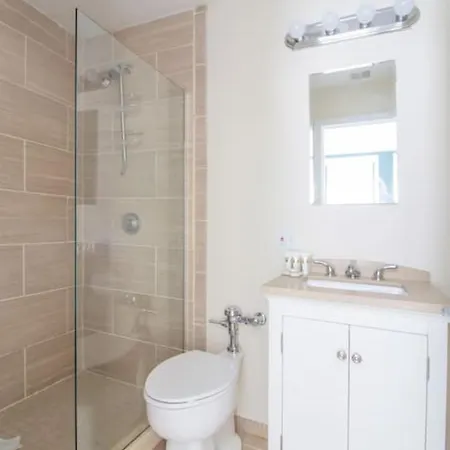 Downtown 1br Keyless Entry Fast Wifi Apartment