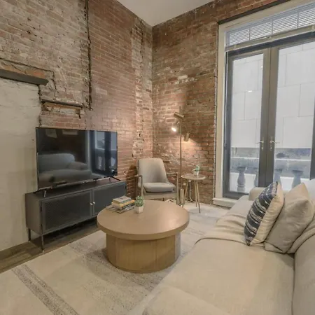 Apartment Downtown Designer Keyless Washer And Dryer Boston