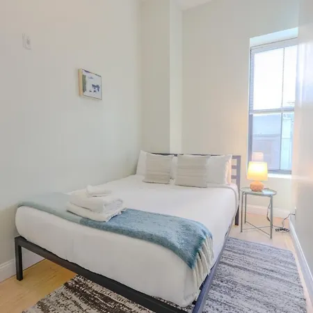 Almost There 4bed 2bath In Downtown *
